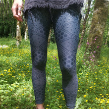 Load image into Gallery viewer, Platonic Energy (Grey & Black) Yoga Leggings